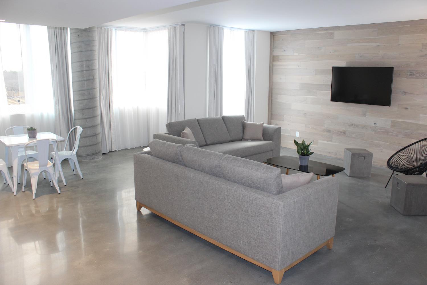 Preston Corner Suite